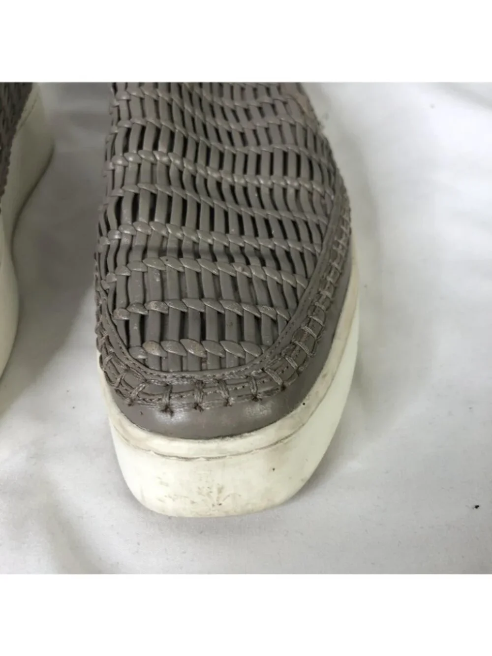 Vince Shoes Womens Size 8 Gray Woven Leather Slip On Platform Comfort Sneakers